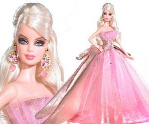 Puzle Barbie v růžových šatech