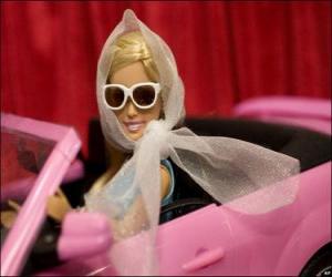 Puzle Barbie řízení auta