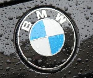 Puzle BMW logo, německý vůz značky