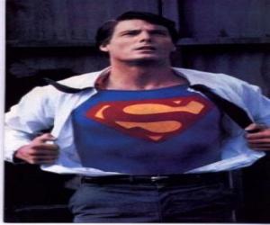 Puzle Clark Kent stal Superman se svou červenou a modrou uniformu v boji za spravedlnost