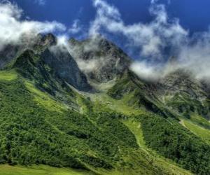 Puzle Col des Aravis je horský průsmyk ve francouzských Alpách