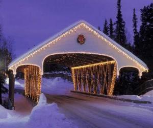 Puzle Covered bridge zdobené na Vánoce