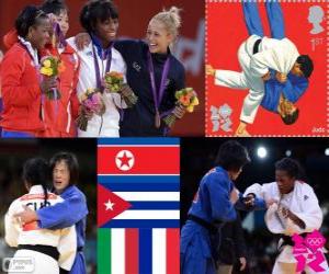 Puzle Dekoracji Judo kobiet - 52 kg, Kum Ae (Korea Północna), Yanet Bermoy Acosta (Kuba), Rosalba Forciniti (Włochy) i Priscilla Gneto (Francja)