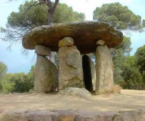 Puzle Dolmen, neolitické kamenné budově v podobě velkého kamenného stolu