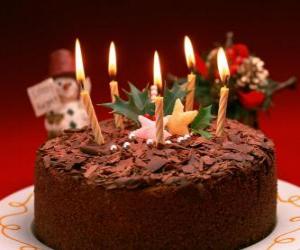 Puzle Dort s pěti svíčky pro oslavu narozenin