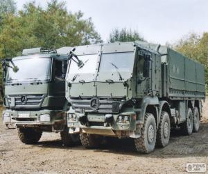 Puzle Dvou vojenských nákladních automobilů