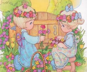Puzle Dvě dívky vybírat květiny. Precious Moments
