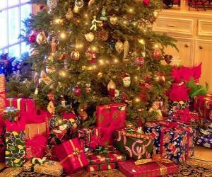 Puzle Dárky pod vánoční stromeček
