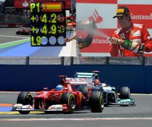 Puzle Fernando Alonso slaví své vítězství v Grand Prix Evropy (2012)