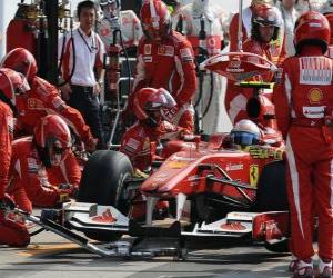 Puzle Fernando Alonso v boxech - Ferrari - Monza 2010