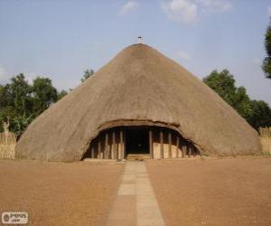 Puzle Hrobky bugandských králů v Kasubi, Kampala, Uganda