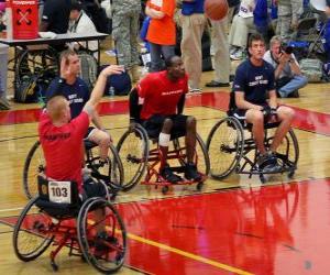 Puzle Invalidní vozík basketbalový hráč hází míč na koš