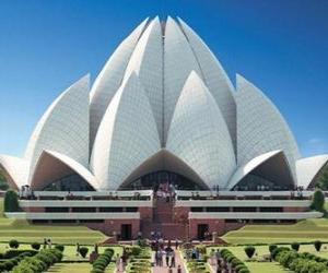 Puzle Lotus Temple, Bahá&#039;í Dům uctívání v Dillí, Indie