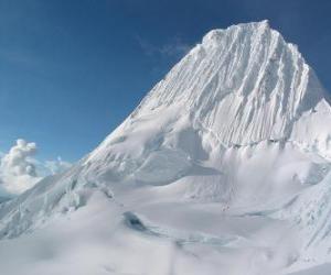 Puzle Majestátní Alpamayo, Peru