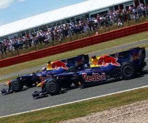 Puzle Mark Webber a Sebastian Vettel - Red Bullu - Silverstone 2010