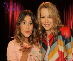 Puzle Martina Stoessel a Bridgit Mendler