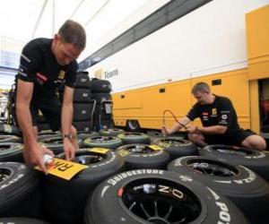Puzle Mechanický F1, Příprava pneumatiky