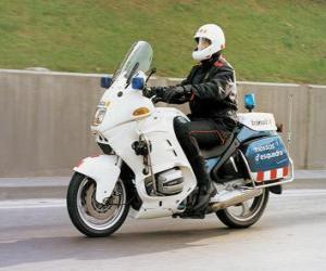Puzle Motorizované policistu na motorce