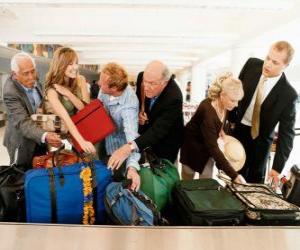 Puzle Několik lidí shromažďovat vaše zavazadla