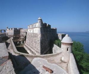 Puzle Pedro de la Roca hrad nebo Morro del Castillo, Santiago de Cuba, Kuba