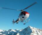 Let helikoptérou v švýcarských Alpách