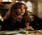 Hermione Granger, přítel Harry, čtení knihy ve škole