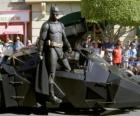Batman v jeho Batmobile