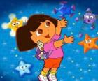 Dora si hraje s některými hvězdami
