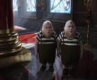 Tweedledee a Tweedledum nebo Tarari a Tarara baculaté dvojčata, která jsou vždy bojovat mezi sebou