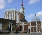 Královská greenwichská observatoř, astronomická observatoř se nachází na Institute of Astronomy na univerzitě v Cambridge, UK. Umístění první poledníku