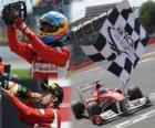 Fernando Alonso slaví vítězství v Grand Prix Velké Británie (2011)