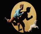 Tintin se psem Milou běží