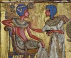 Farao seděl na trůně s žezlem nejej, ve formě bič, v ruce