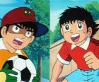 Tsubasa Ozora fotbalista a jeho přítel Genzo Wakabayashi, který hraje jako brankář