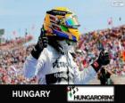 Lewis Hamilton slaví vítězství v Grand Prix Maďarska 2013
