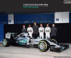 Tým tvoří Lewis Hamilton, Nico Rosberg a nový Mercedes AMG W06 Hybrid, 2015
