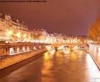 Řeky Seiny v noci, Paříž
