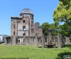 Genbaku Dome nebo památník míru v Hirošimě byla jediná stavba, která zůstala stát poblíž hypocenter atomové bomby v Hirošimě vyvolána na 6. srpna 1945, Japonsko