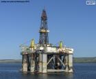 Mořská ropná plošina je velká stavba nacházející se na moři a odpovědná za těžbu ropy