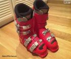 Červené alpské lyžařské boty