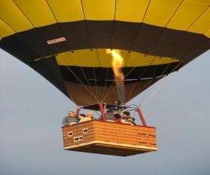 Puzle Rodinný létání v balónu