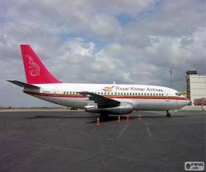 Puzle Royal Airlines rudých byl aeroliniea z Kambodže (2000-2004)