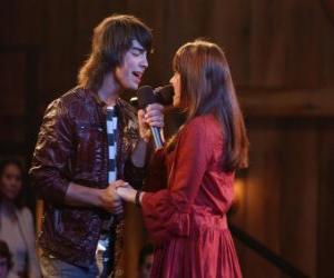 Puzle Shane (Joe Jonas) Zpívání spolu Mitchie Torres (Demi Lovato), ve finále Jam