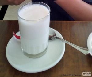 Puzle Sklenici mléka, bílé