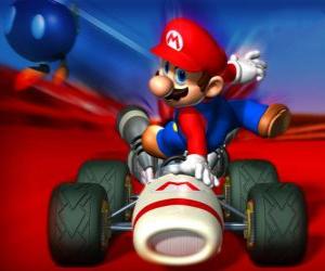 Puzle Super Mario Kart je závodní hra