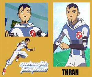 Puzle Thran je obrana fotbalového týmu galaktické Snow-Kids s číslem 2