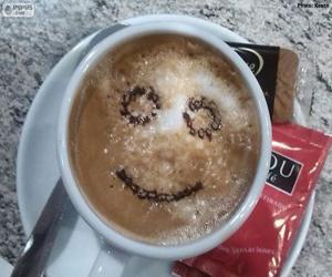 Puzle Usmívající se káva s mlékem
