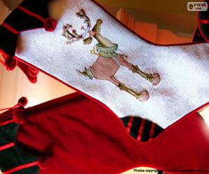 Puzle Vánoční ponožky a červený zdobený kresby sobů