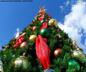 Puzle Vánoční strom s vánoční ozdoby