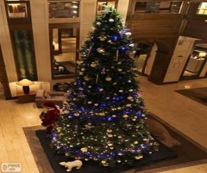Puzle Vánoční stromeček zdobený třpytivými ozdobami